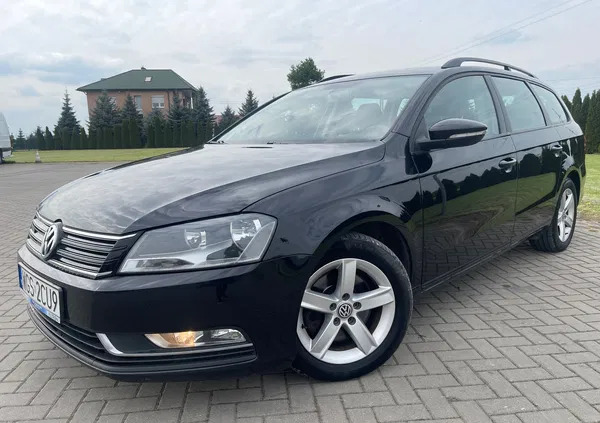 volkswagen passat Volkswagen Passat cena 28900 przebieg: 245000, rok produkcji 2013 z Pilawa